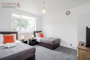 Impeccable 4-Bed Apartment in Hornchurch
